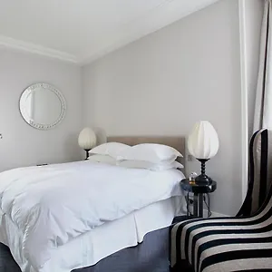 Apartment Outstanding 2 Bedrooms With A Terrific Eiffel Tower View, Paris