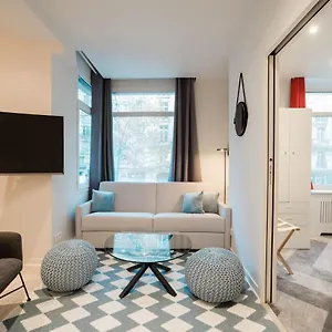 Apartment Cocteau : Au Coeur De La Rive Gauche, Neuf, Design, 2/4/6 Personnes, Paris